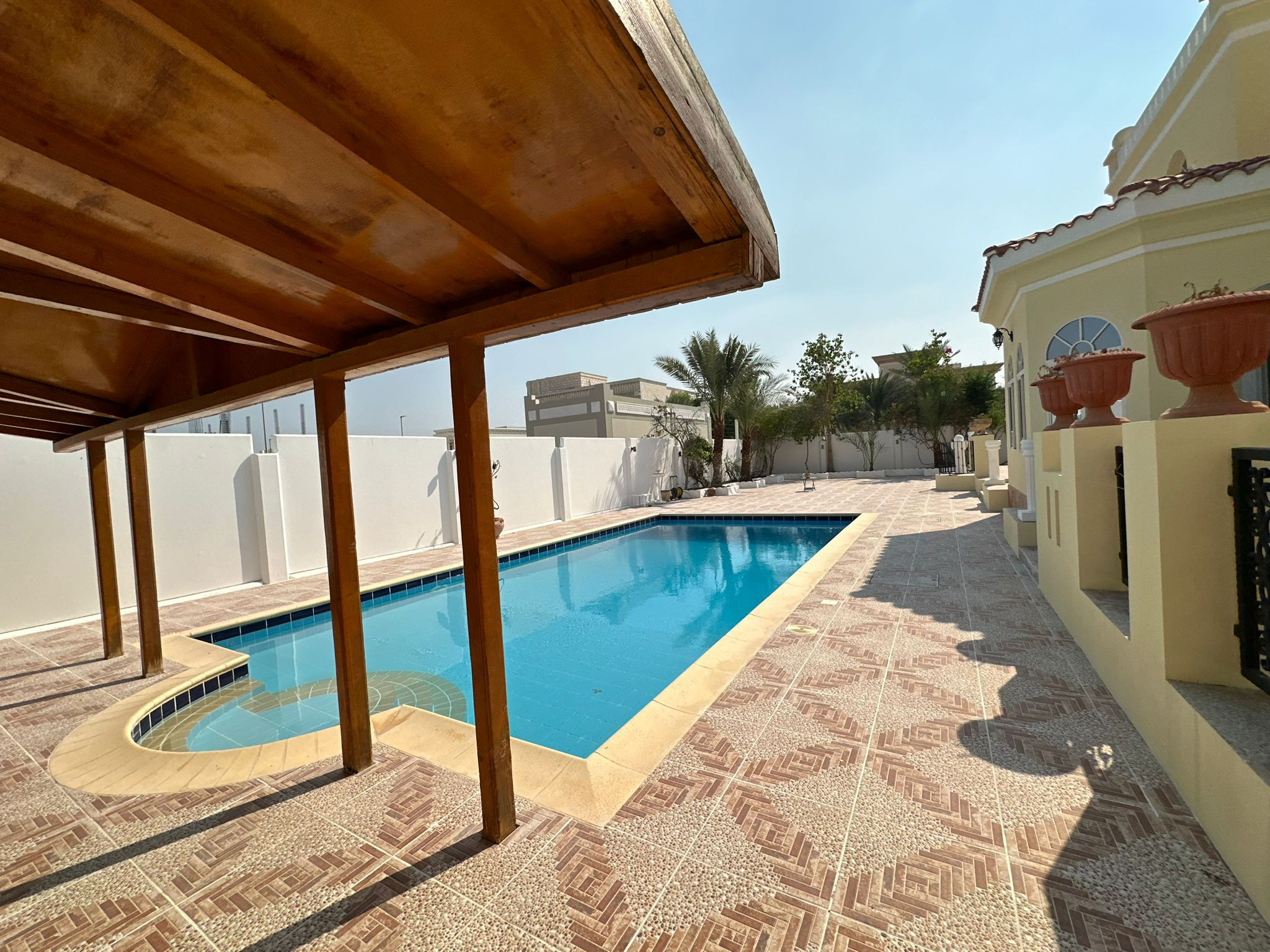 Beautiful Villa For Sale in Al Dafna - Villa in Al Dafna