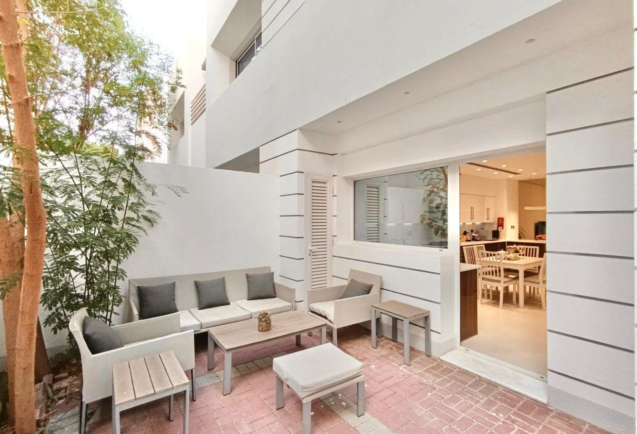 UPCOMING 5BR+M VILLA NEAR ASPIRE PARK AND MALLS