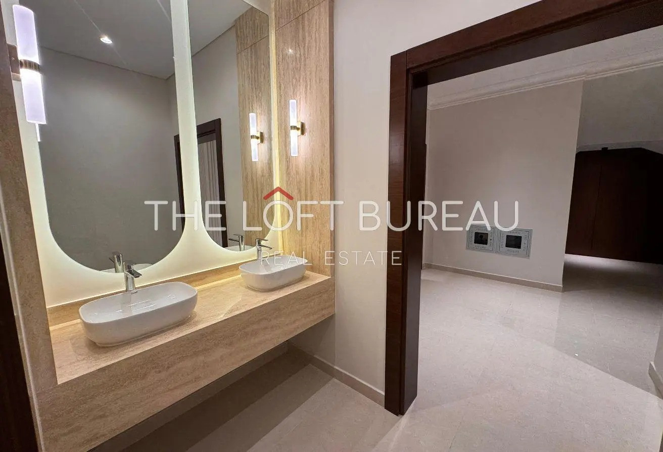 PREMIUM VILLA 5 BEDROOMS |ROYAL LOCATION |SEA|POOL