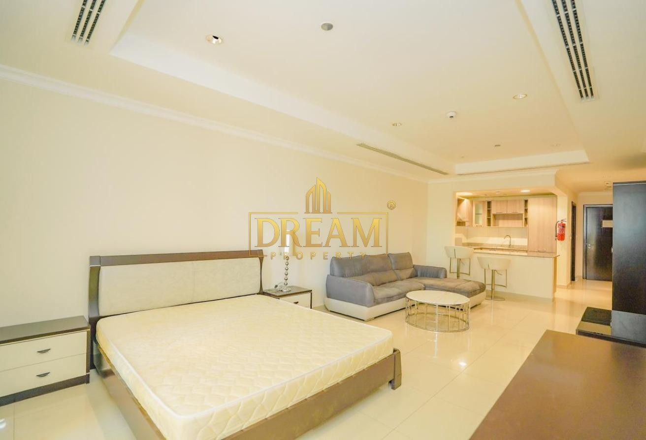 FF Studio With Balcony | Bills Included - Studio Apartment in Marina Gate