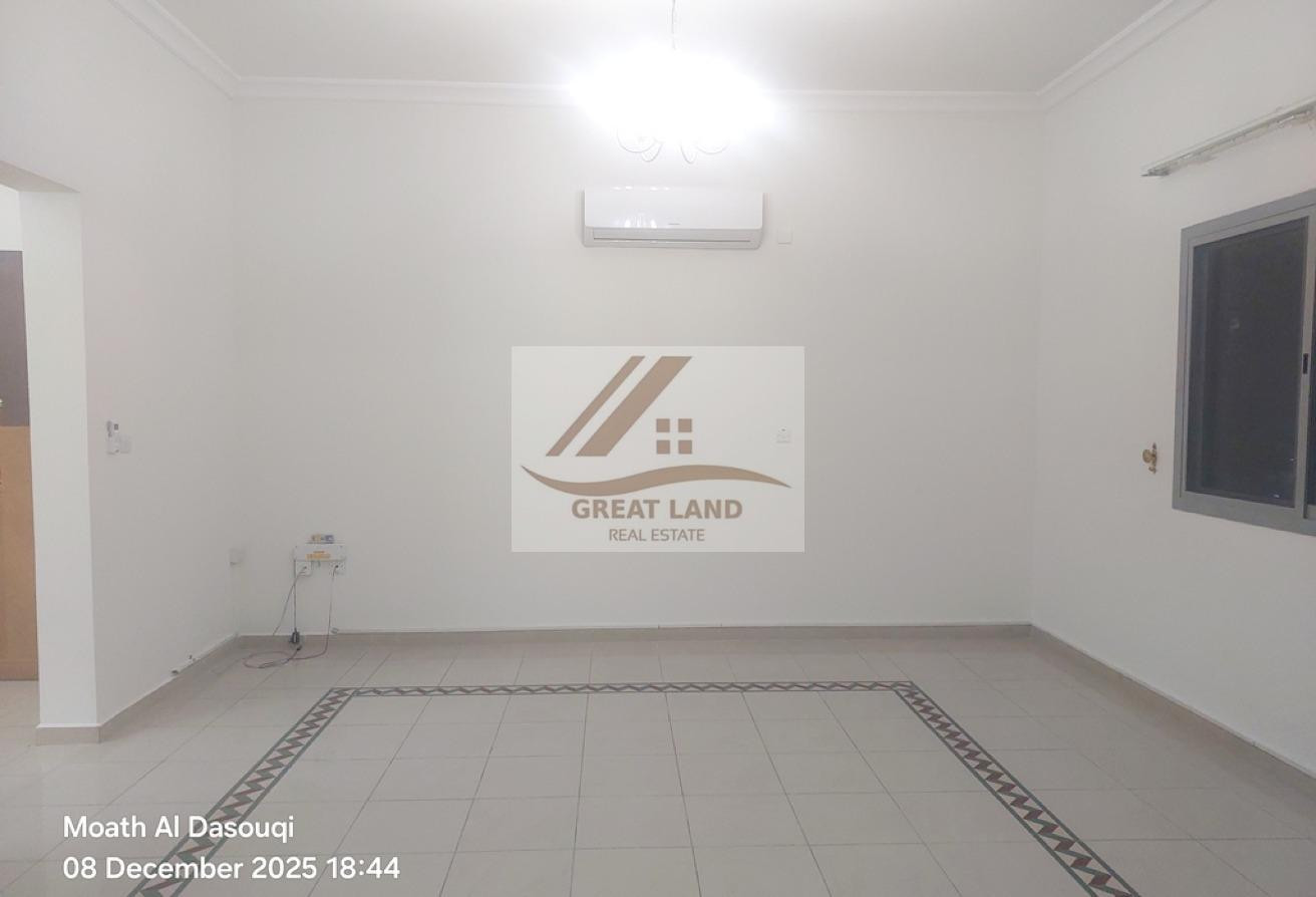 Huge 3BHK Flat For Rent In Old Airport Area - Apartment in Oqba Bin Nafie Street