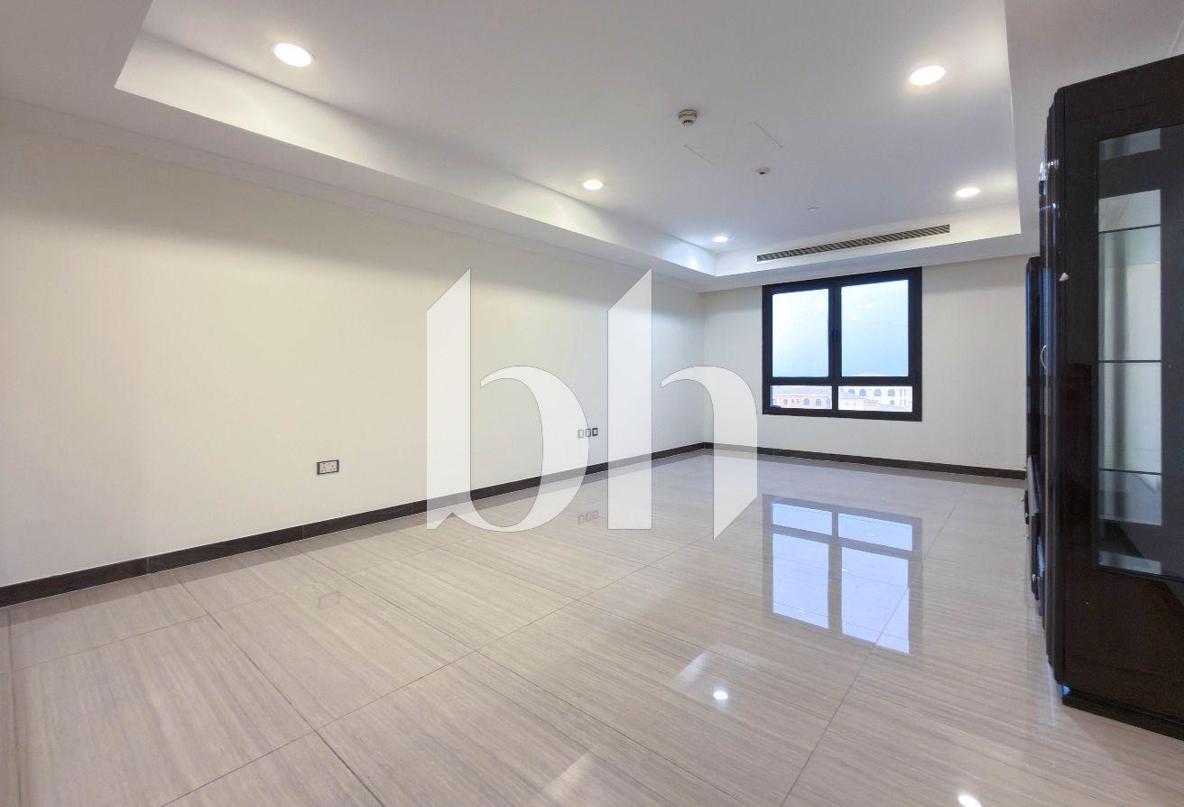 NO COMMISSION ! FULLY RENOVATED! AMAZING APARTMENT