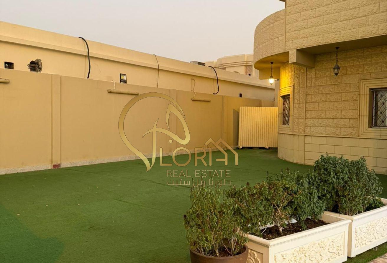 فيلا بحاله ممتازه في العزيزيه للبيع بسعر الأرض - Villa in MEBS Business Center