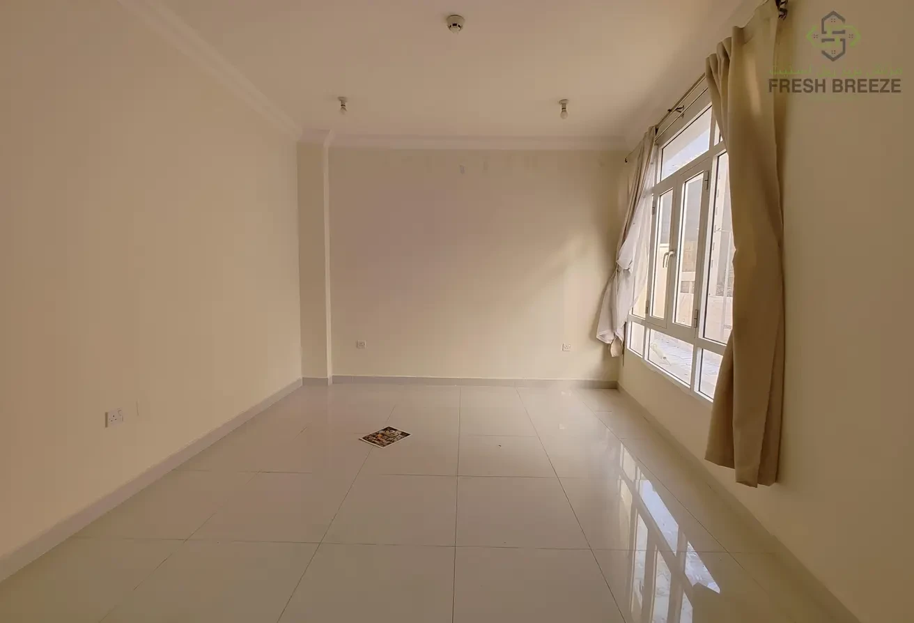 2 BHK UN FURNISHED FOR IDEAL FAMILIES NEAR METRO - Apartment in Umm Ghuwailina