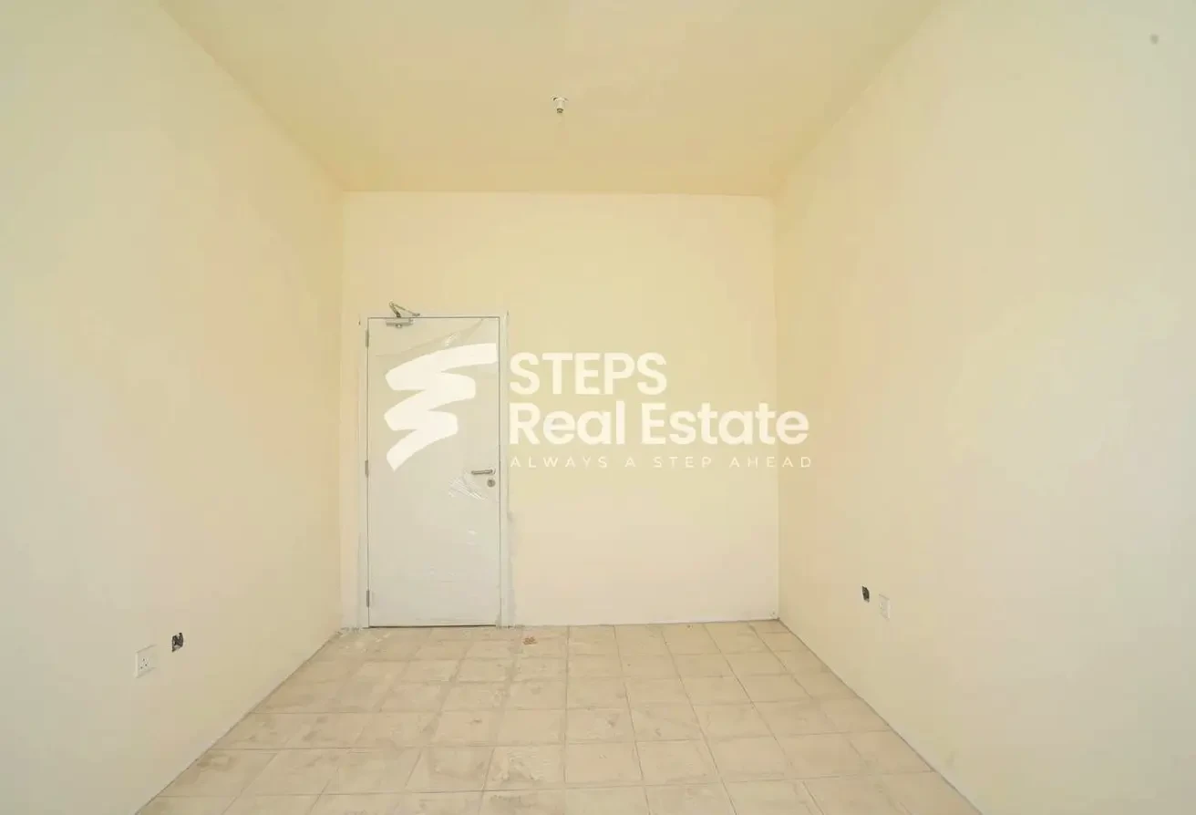 66 Rooms with Warehouse for Sale in Industrial - Labor Camp in Industrial Area