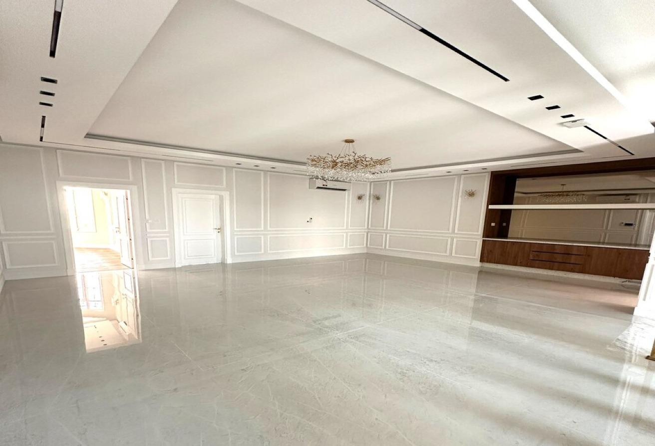 PRESTIGIOUS 7BR ULTRA-LUXURY VILLA + BASEMENT - Apartment in Abu Hamour