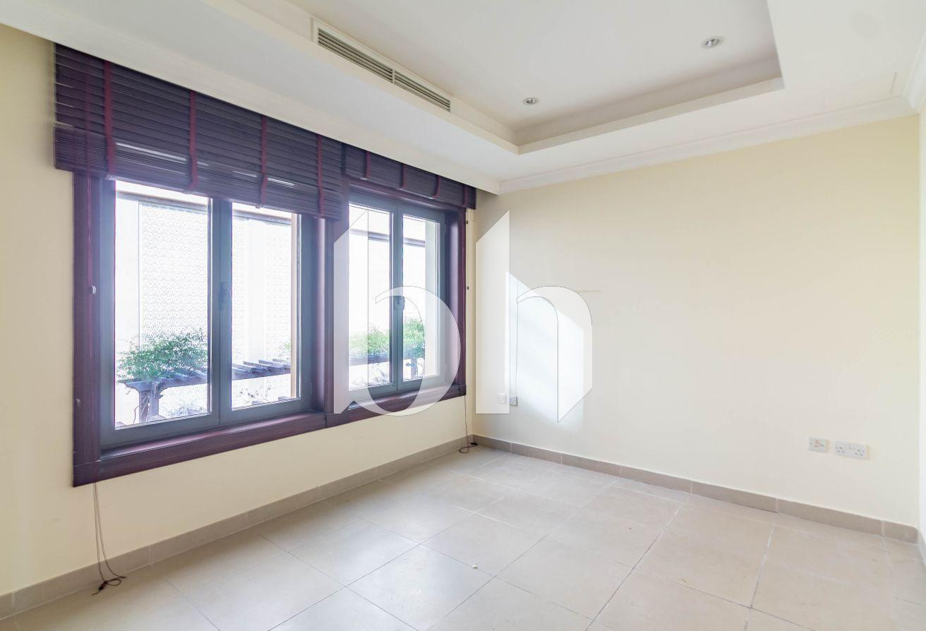 SOLID INVESTMENT - 4 BEDROOMS PLUS MAID TOWNHOUSE - Apartment in West Porto Drive