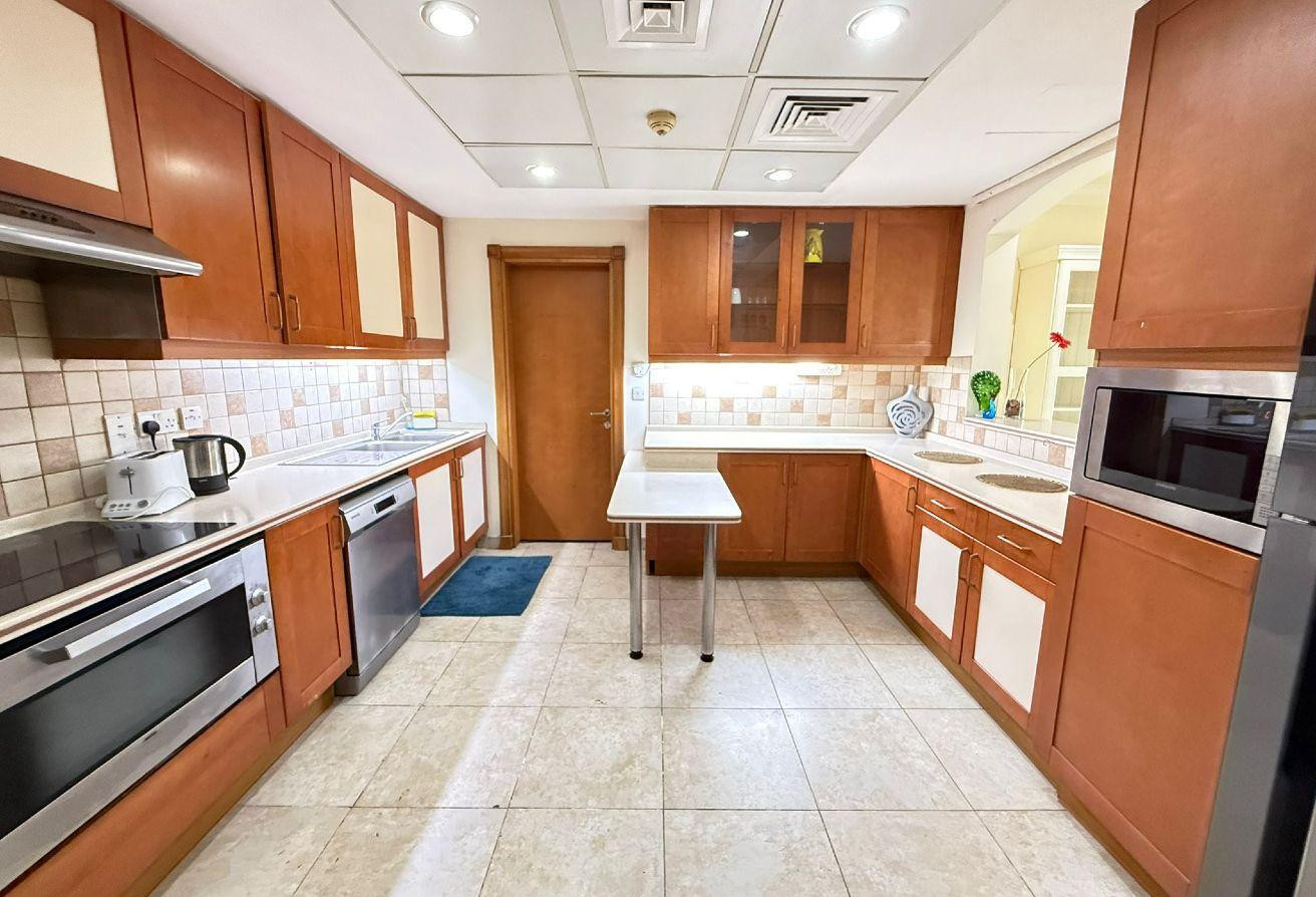 Spacious 3BR + Maid with Full Marina View | Pearl - Apartment in East Porto Drive