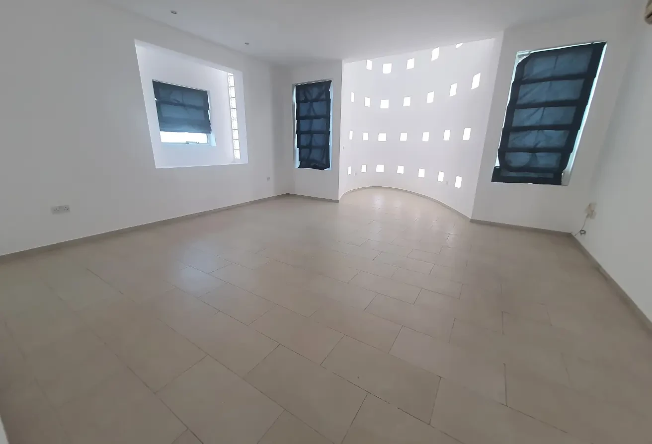 Modern 5BD villa | Private pool | Central location - Villa in Al Dafna